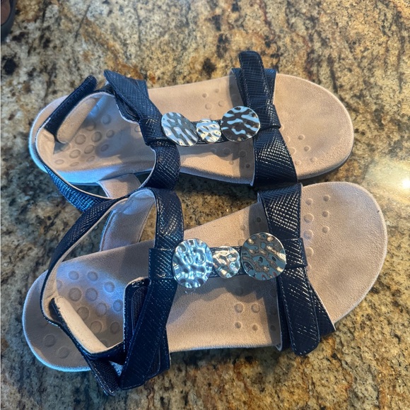 Vionic farra size 6 blue/silver sandal - Picture 2 of 4